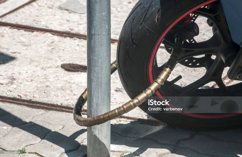 Découpage chaine antivol moto sur Marseille